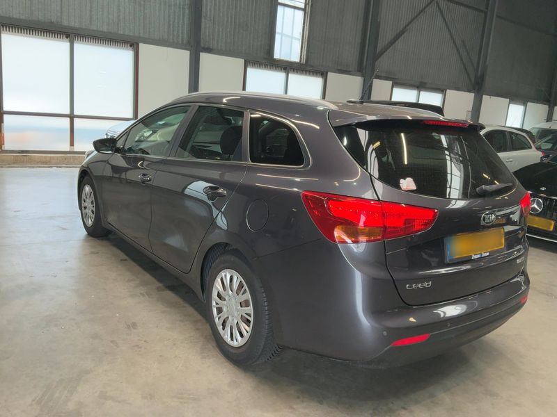 Kia cee'd 1.6 GDI Edition 7 2015 – снимка 6