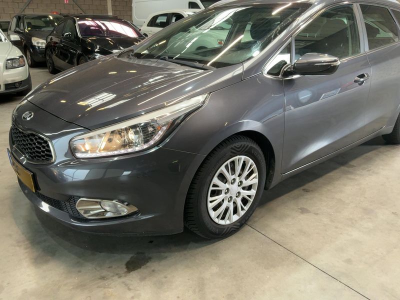 Kia cee'd 1.6 GDI Edition 7 2015 – снимка 2