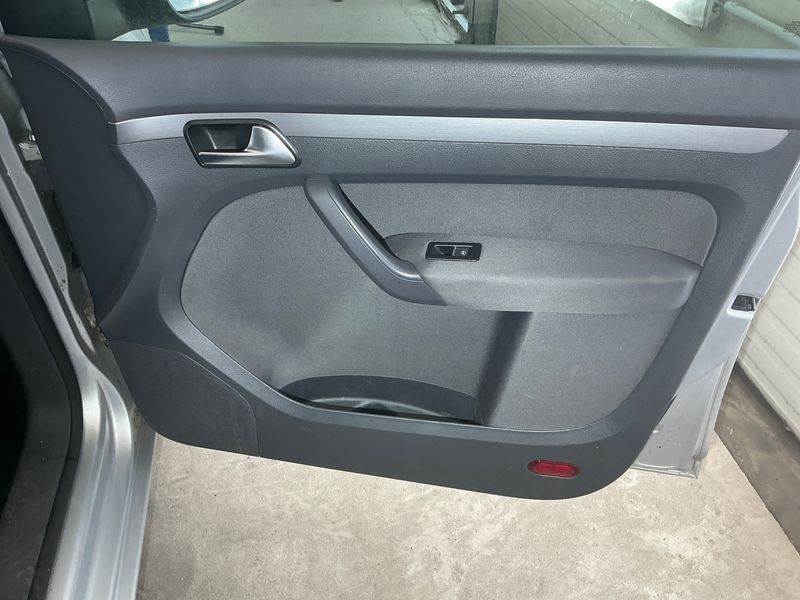 Volkswagen Touran 1.4 TSI Comfortline 2014 – снимка 33