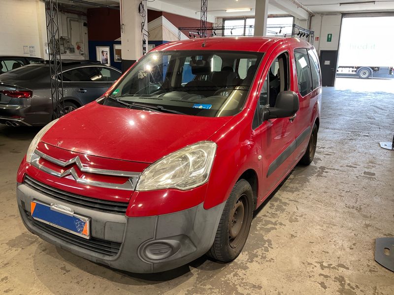 Citroen Berlingo 1.6 HDi Attraction 2011 – снимка 1