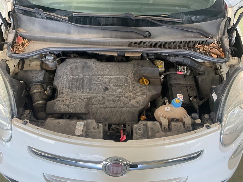 Fiat 500L 1.6 JTDM Lounge 2014 – снимка на щета