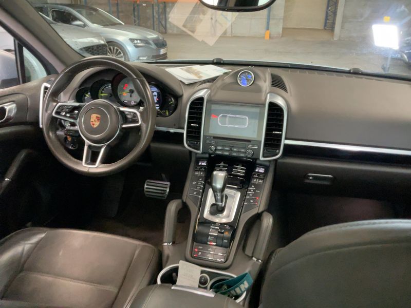 Porsche Cayenne S E-Hybrid Platinum Edition 2017 – снимка 17