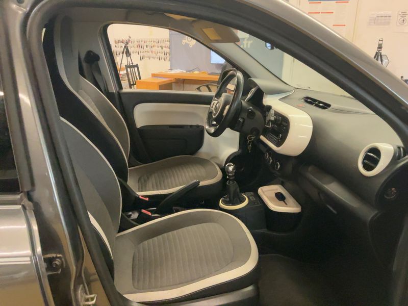 Renault Twingo 0.9 TCe Intens 2018 – снимка 16