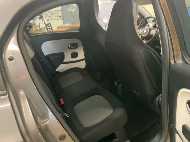 Renault Twingo 0.9 TCe Intens 2018 – снимка 19