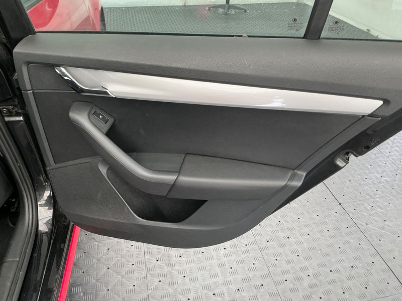 Skoda Octavia 2.0 TDI Ambition 2013 – снимка 27