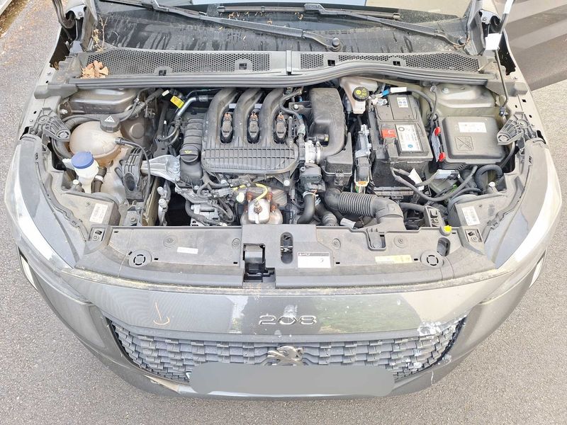 Peugeot 208 1.2 PureTech Active Pack 2022 – снимка 8