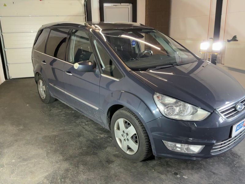 Ford Galaxy 2.0 TDCi Titanium 2014 – снимка 12