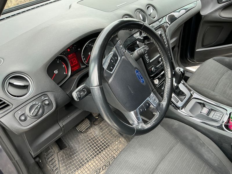 Ford Galaxy 2.0 TDCi Titanium 2014 – снимка 31