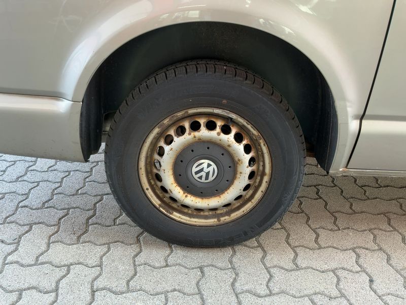 Volkswagen T5 Multivan 2.0 TDI Startline 2011 – снимка 9