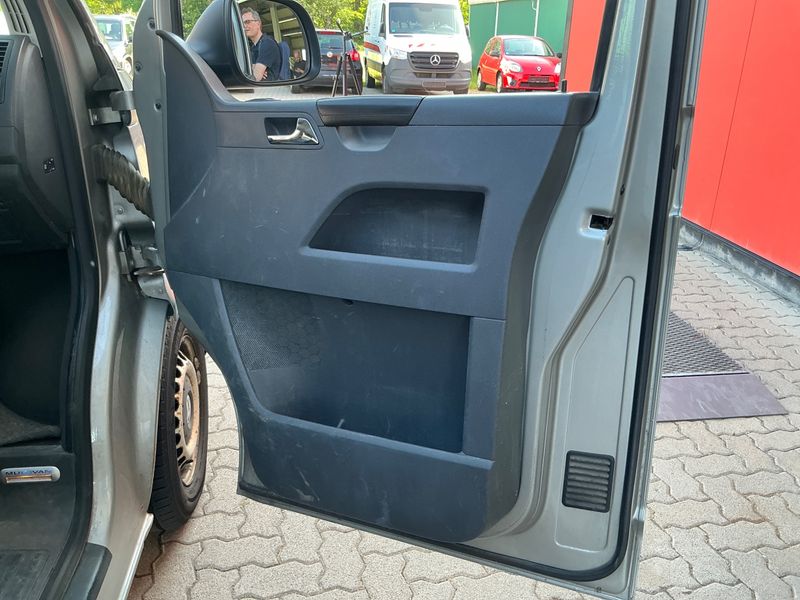 Volkswagen T5 Multivan 2.0 TDI Startline 2011 – снимка 34