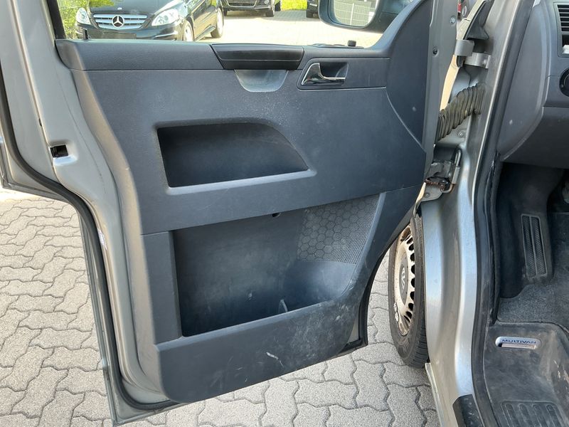 Volkswagen T5 Multivan 2.0 TDI Startline 2011 – снимка 29