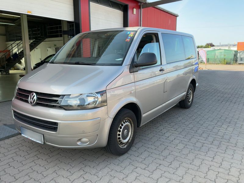 Volkswagen T5 Multivan 2.0 TDI Startline 2011 – снимка 1