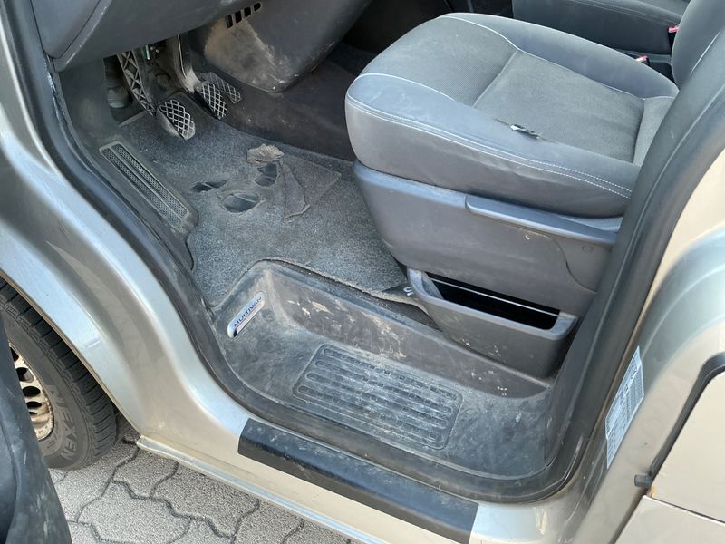 Volkswagen T5 Multivan 2.0 TDI Startline 2011 – снимка 32