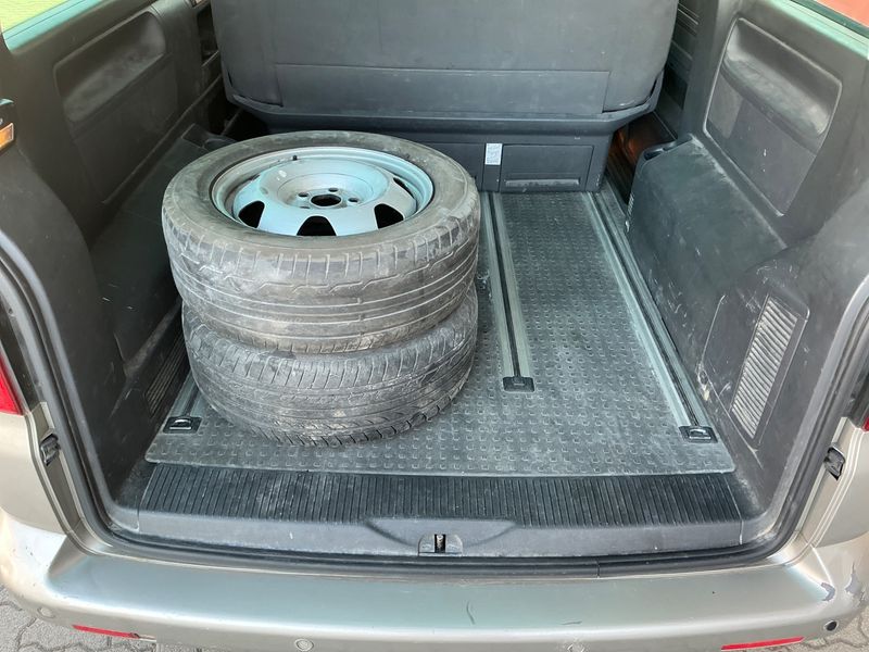 Volkswagen T5 Multivan 2.0 TDI Startline 2011 – снимка 35
