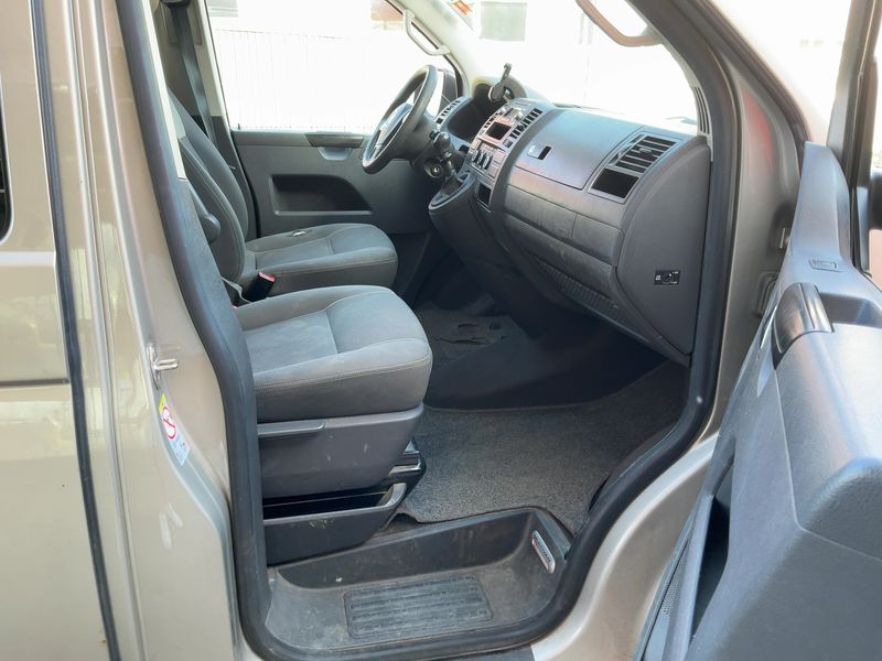 Volkswagen T5 Multivan 2.0 TDI Startline 2011 – снимка 17