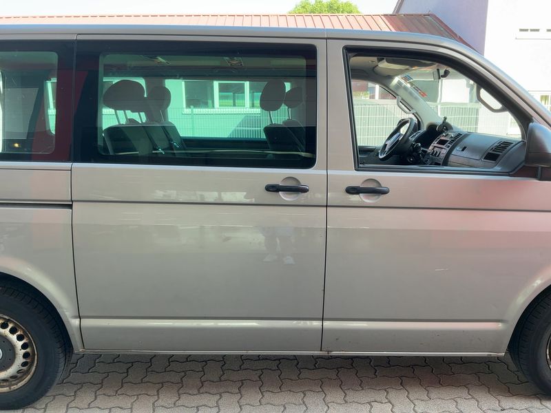 Volkswagen T5 Multivan 2.0 TDI Startline 2011 – снимка 10