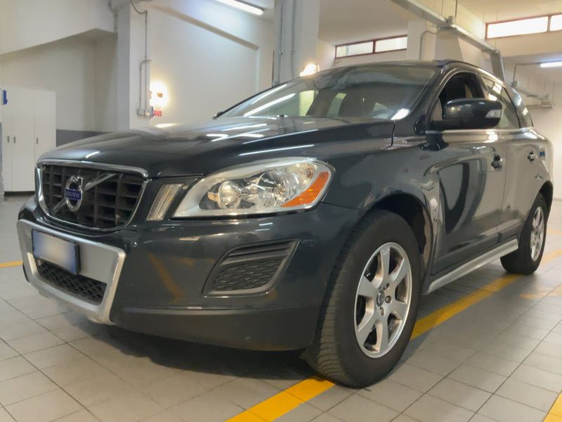Volvo XC60 2.0 DRIVe Momentum 2010 – снимка 2