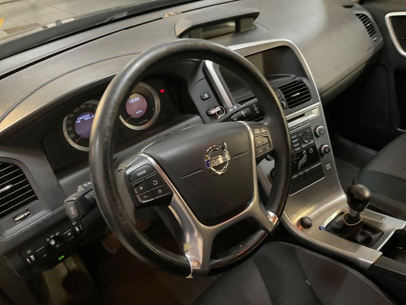 Volvo XC60 2.0 DRIVe Momentum 2010 – снимка 26