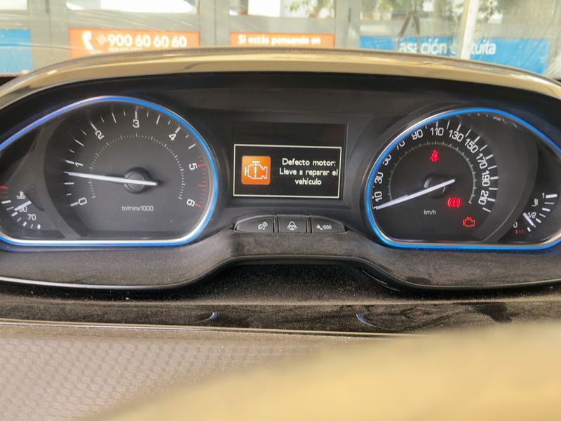 Peugeot 2008 1.6 Blue-HDi Allure 2016 – снимка 18