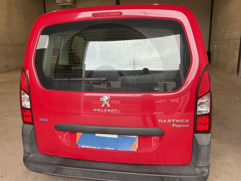Peugeot Partner 1.6 Blue-HDi Access 2016 – снимка 41