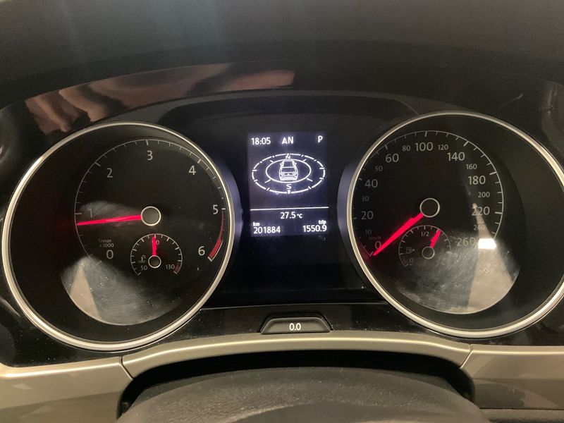 Volkswagen Touran 1.6 TDI Trendline BlueMotion Tech 2016 – снимка 18