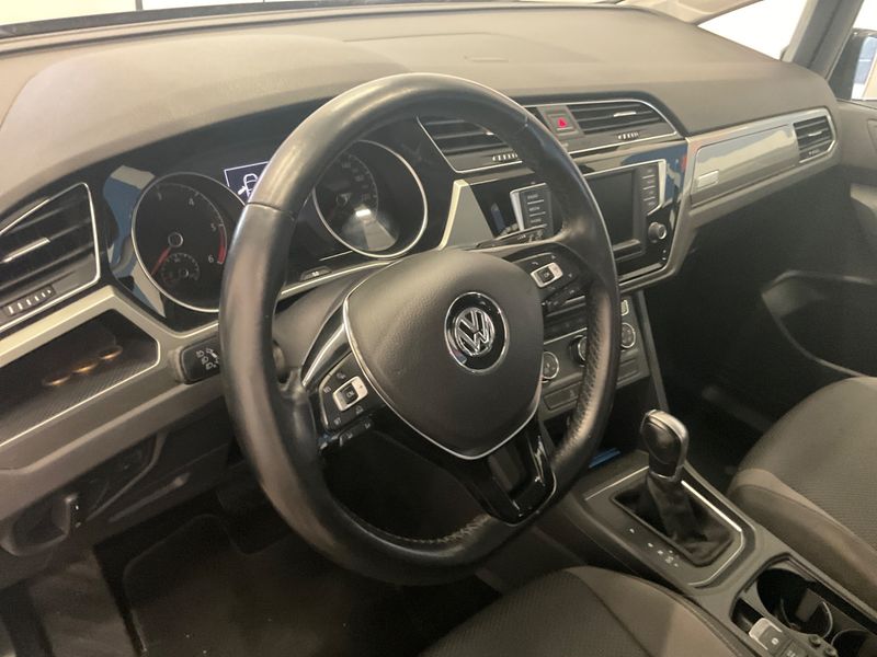Volkswagen Touran 1.6 TDI Trendline BlueMotion Tech 2016 – снимка 29