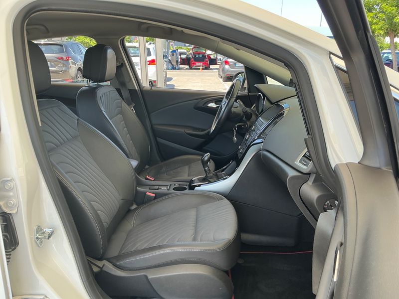 Opel Astra 1.6 CDTI DPF Excellence 2015 – снимка 3