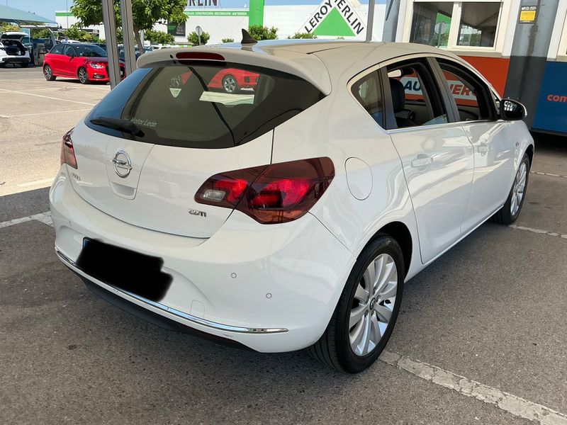Opel Astra 1.6 CDTI DPF Excellence 2015 – снимка 2