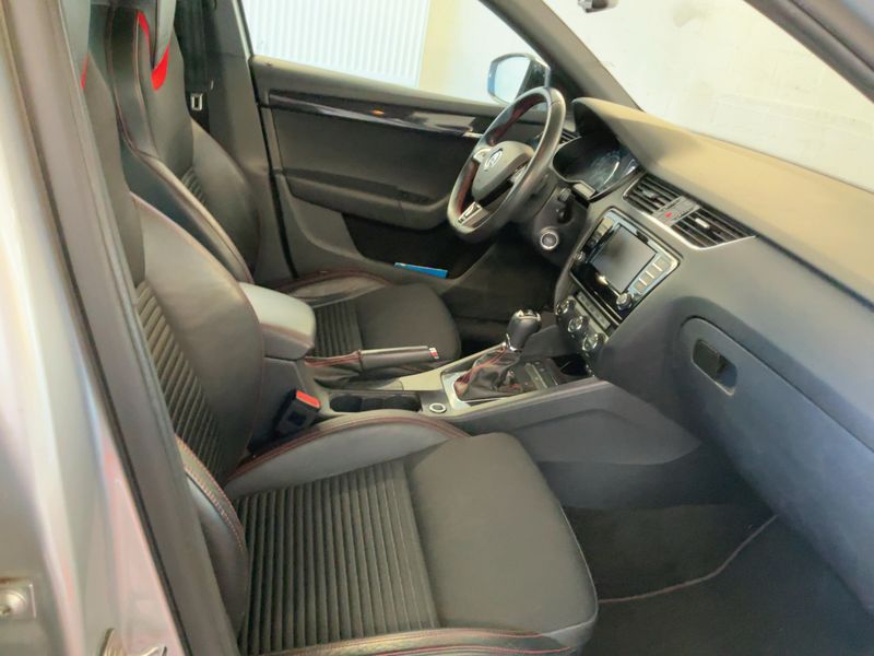 Skoda Octavia 2.0 TDI RS 2015 – снимка 16