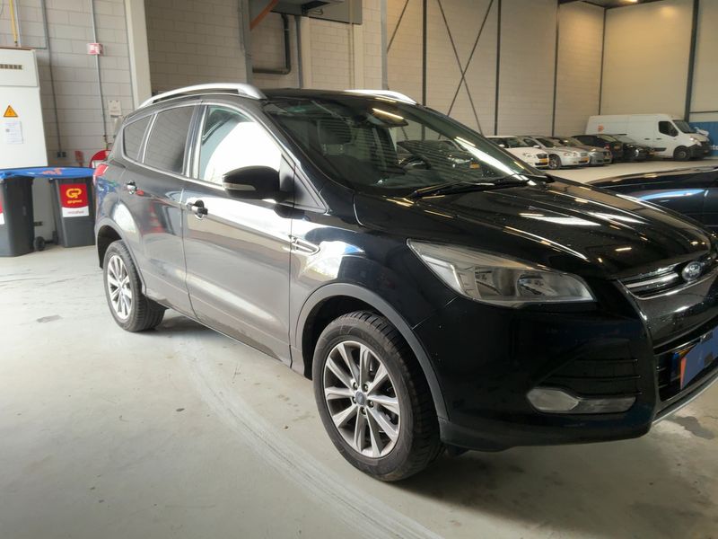 Ford Kuga 1.5 EcoBoost Titanium 2015 – снимка 12