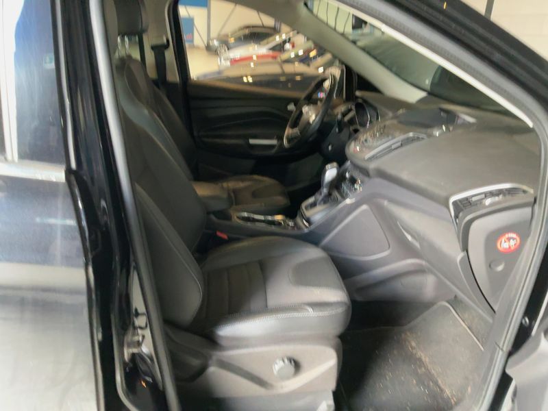 Ford Kuga 1.5 EcoBoost Titanium 2015 – снимка 16