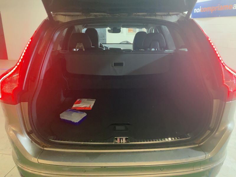 Volvo XC60 2.0 D4 Momentum 2WD 2016 – снимка 15