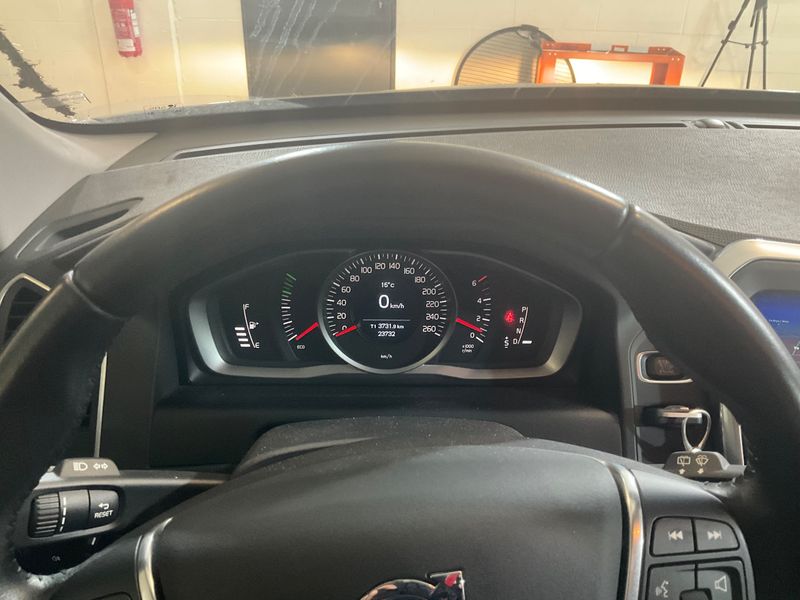 Volvo XC60 2.0 D4 Momentum 2WD 2016 – снимка 18
