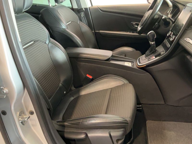 Renault Grand Scenic 1.6 dCi Energy BOSE-Edition 2017 – снимка 16