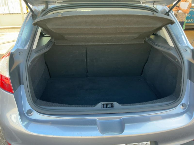 Renault Megane 1.6 Dynamique 2009 – снимка 15