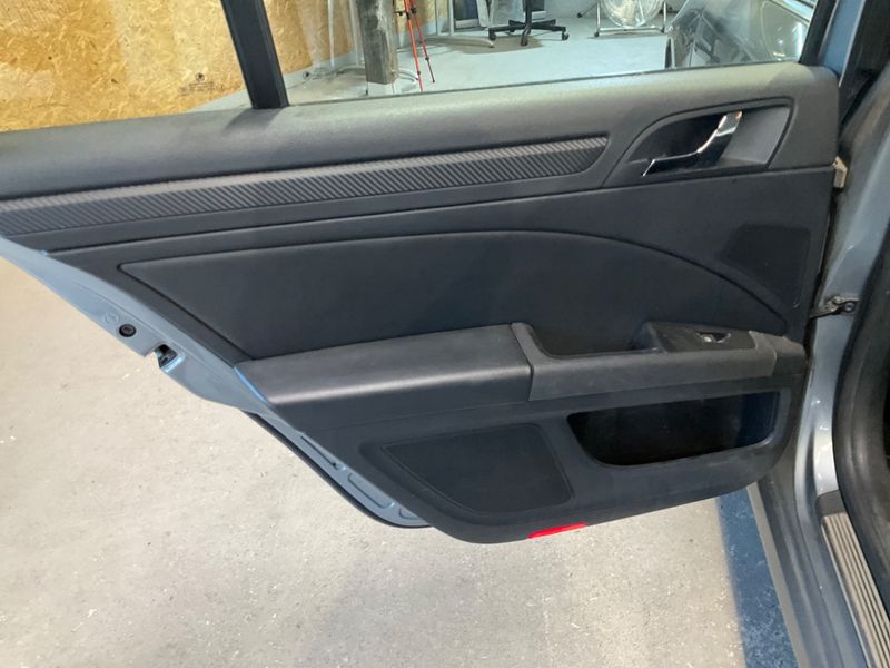 Skoda Superb 2.0 TDI Elegance 2010 – снимка 24
