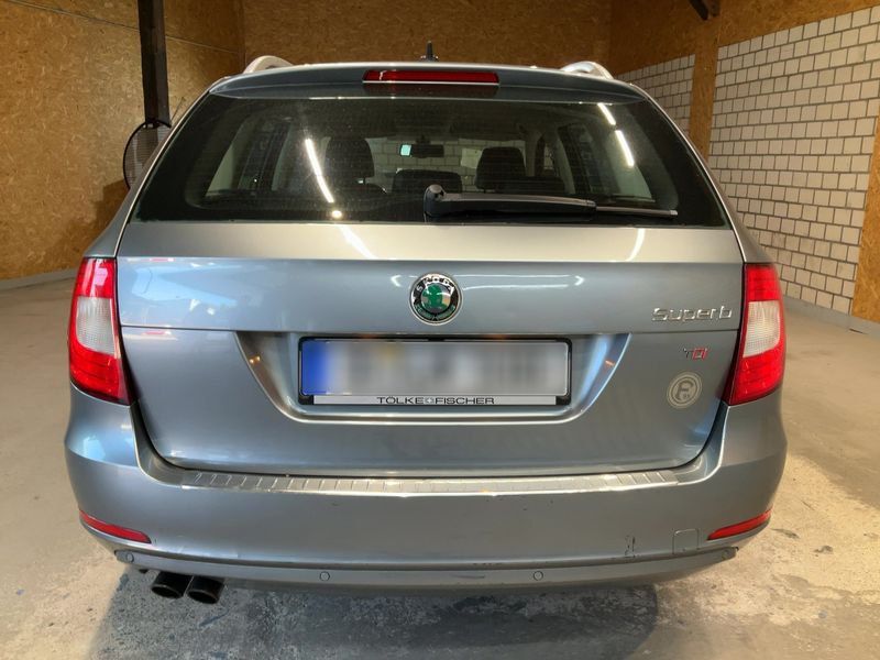 Skoda Superb 2.0 TDI Elegance 2010 – снимка 7