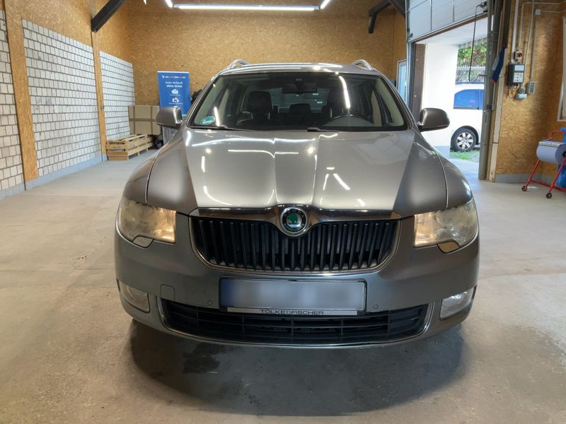 Skoda Superb 2.0 TDI Elegance 2010 – снимка 14