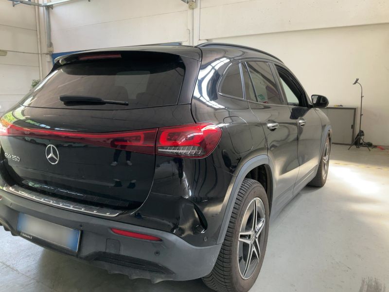 Mercedes-Benz EQA 250 AMG Line 2021 – снимка 8