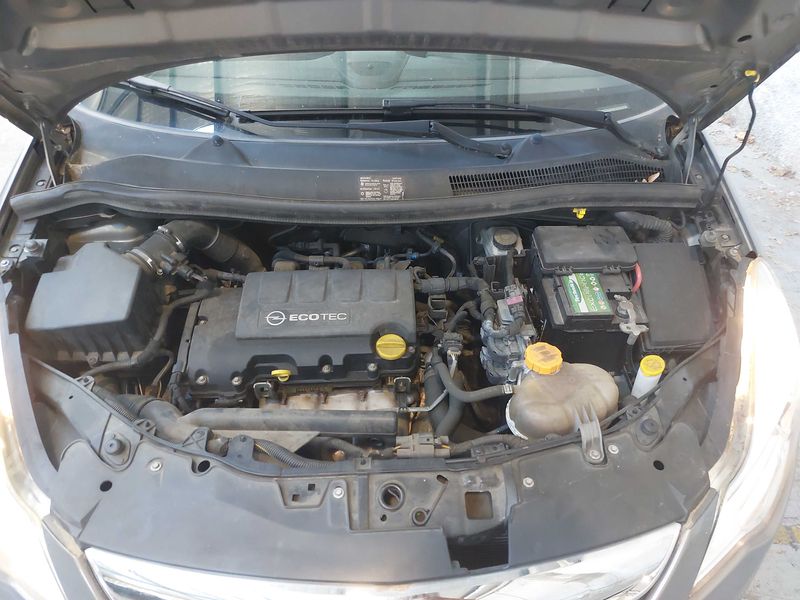 Opel Corsa 1.4 Edition 2011 – снимка 8