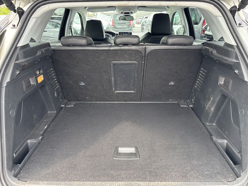 Peugeot 3008 1.2 PureTech Allure 2018 – снимка 38
