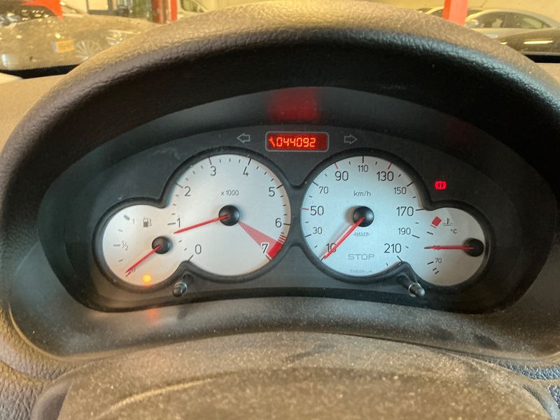 Peugeot 206 1.4 Tendance 2007 – снимка 4