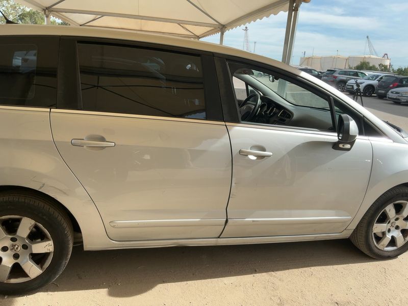 Peugeot 5008 1.6 e-HDi Active 2013 – снимка 10
