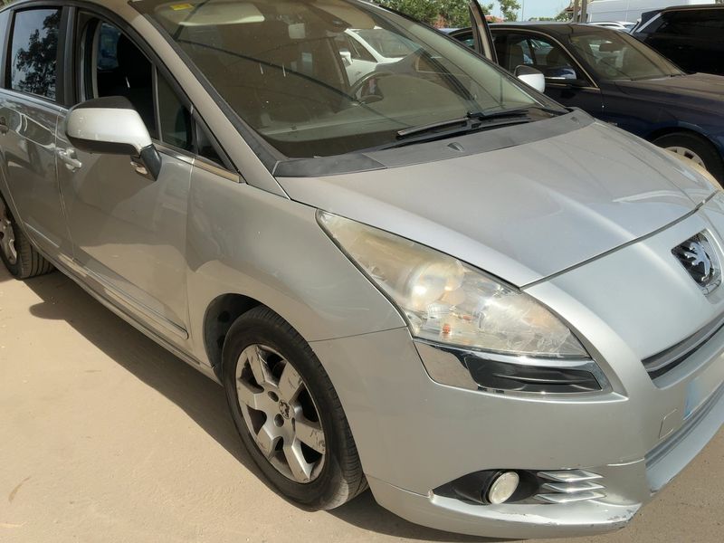 Peugeot 5008 1.6 e-HDi Active 2013 – снимка 12