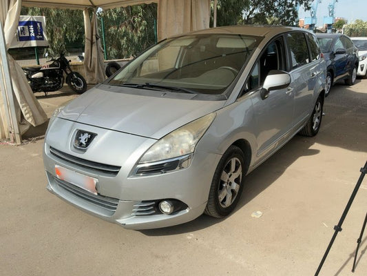 Peugeot 5008 1.6 e-HDi Active 2013 – снимка 1