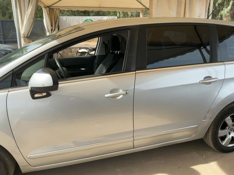 Peugeot 5008 1.6 e-HDi Active 2013 – снимка 4