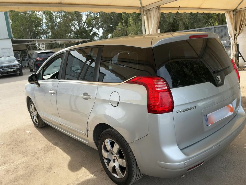 Peugeot 5008 1.6 e-HDi Active 2013 – снимка 6