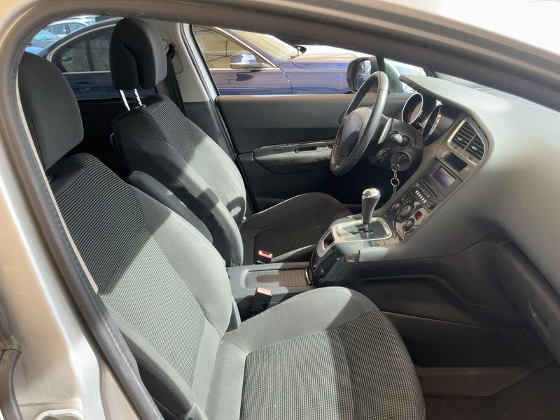 Peugeot 5008 1.6 e-HDi Active 2013 – снимка 16