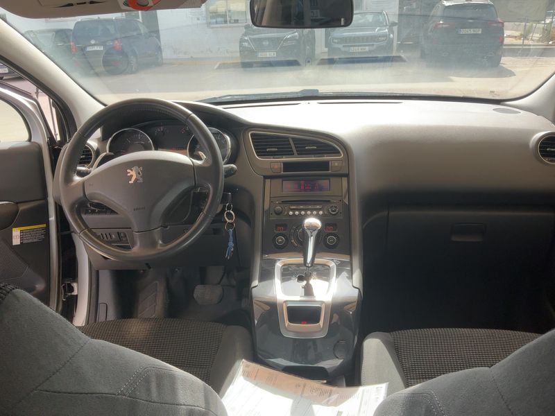 Peugeot 5008 1.6 e-HDi Active 2013 – снимка 17