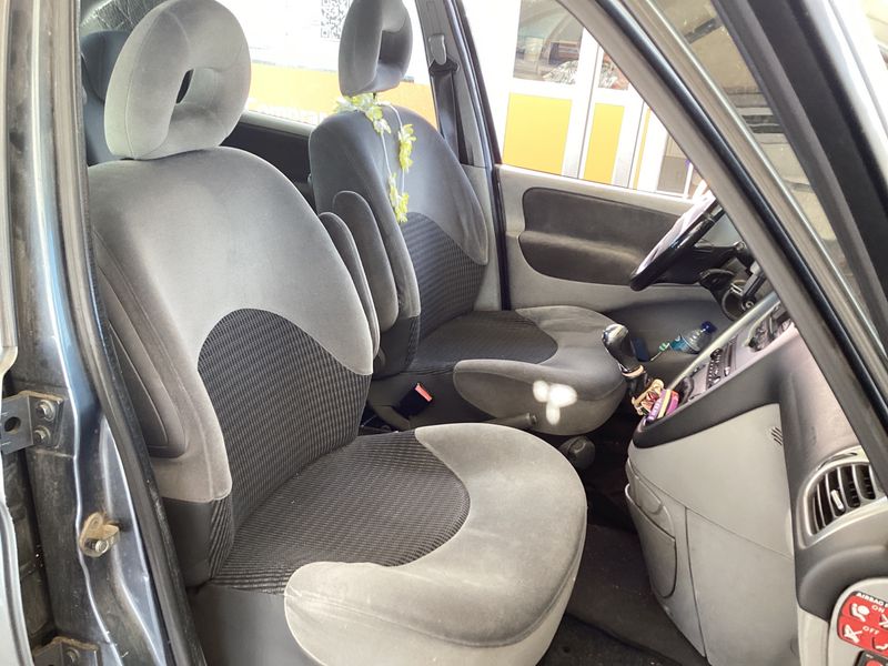 Citroen Xsara Picasso 1.6 HDi LX Plus 2009 – снимка 3